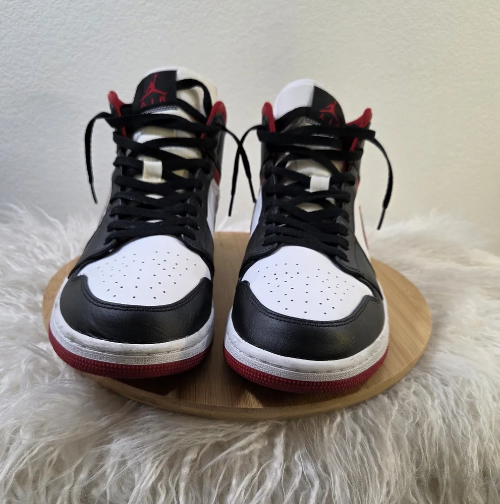 NIKE Air Jordan 1 Mid Bred Gym Red Black White Lace Up Sneakers 554724-122
